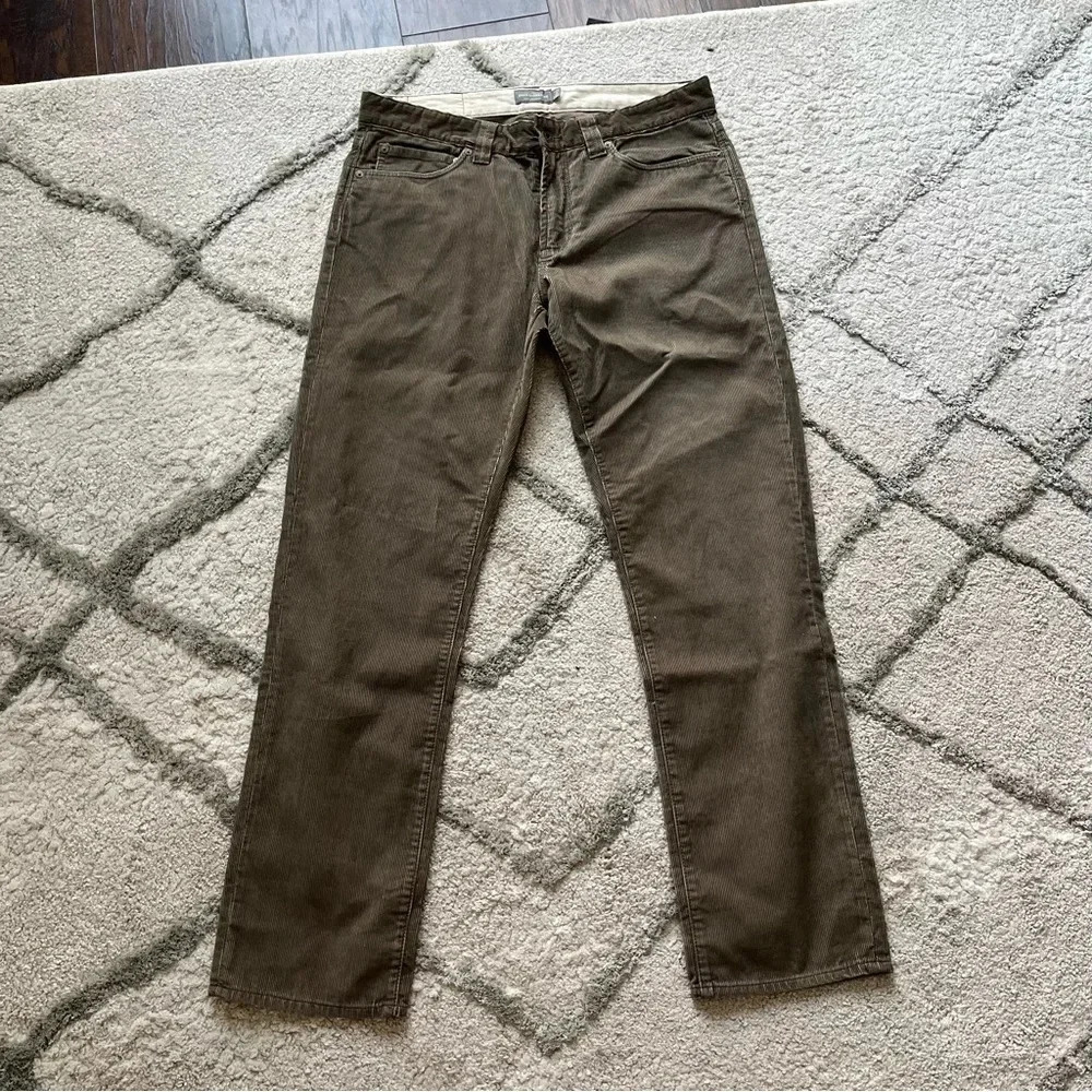 LL Bean pants green corduroy business casual slim leg 34 X 30